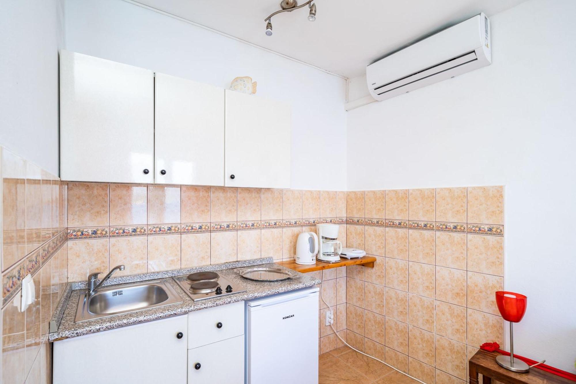 Apartments Nikolina Lumbarda Habitación foto